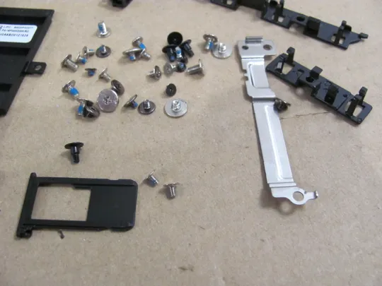 628-35 комплектуюче кріплення гвинти  для Lenovo ThinkPad X390 X395 X13  оригінал Продаж