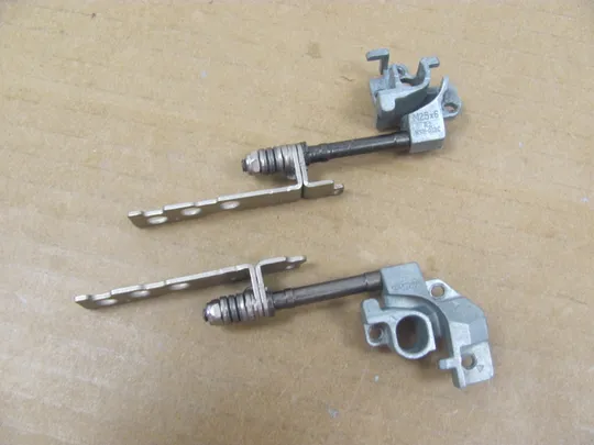 номер1021-2 комплектуюче петлі Механізм кріплення екрана Петлі дисплея екрану З'єднувальні елементи Шарніри петлі стойки  для HP ZBOOK 17 G5 G6  оригінал Продаж