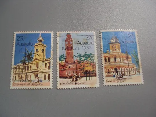 марки Австралия 1982 архитектура города лот 3 шт гаш №2296 Ціна