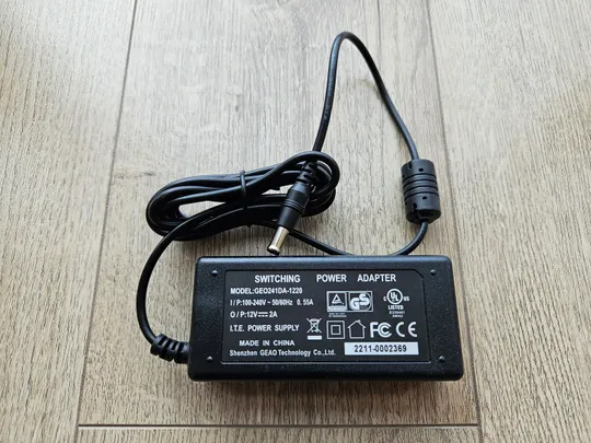 Купити Універсальний блок живлення 12V 2A GFP241DA-1220