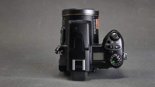 цифровой фотоаппарат Nikon Coolpix E8800 VR 10Mpix + 8.9-89.0mm/2.3-5.2 Zoom Nikkor ED x10 VR Де купити