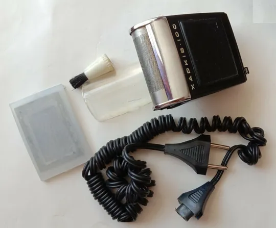 Советская Электробритва ХАРЬКОВ-100 110/220В Сувенирная Коробка 1960-х годов Інструкція