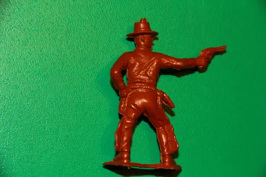 Купити ковбой з пістолетом 50-52мм MPC США