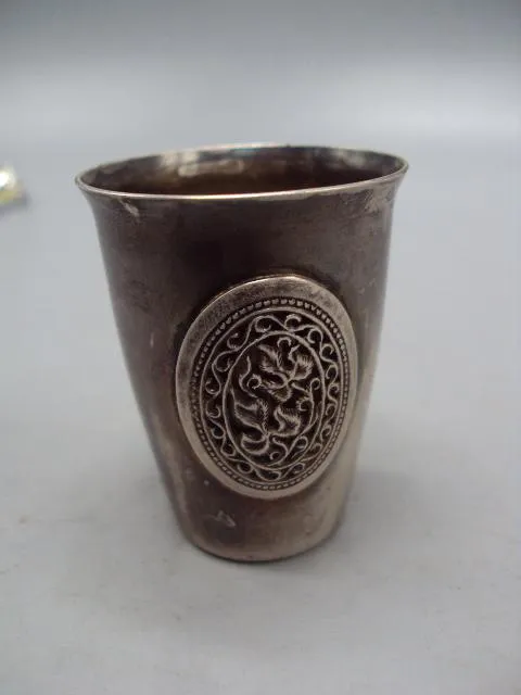 Рюмка стопка узор листья листочки серебро 925 проба Украина 8ХЮ вес 32,59 г размер 5,6х4,1 см №320 Ціна