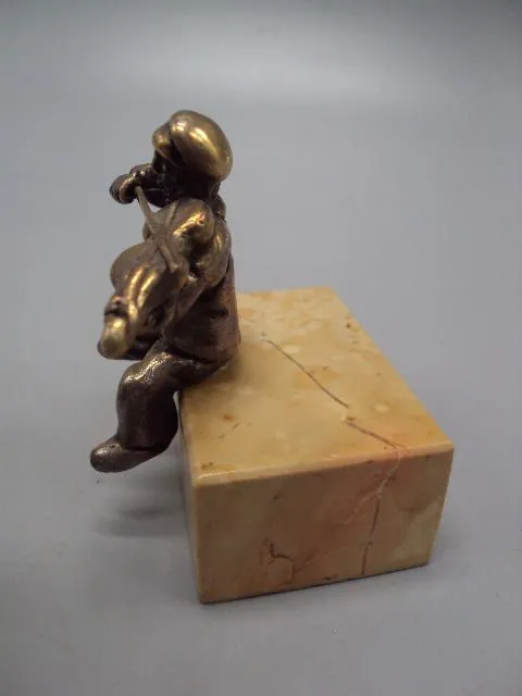 Купити Фигура на подставке статуэтка еврей со скрипкой музыкант скрипач серебро 925 проба вес 108,17 №14363