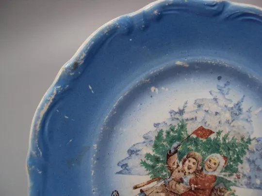 Декоративная тарелка фарфор агитация Новый год дети катаются на санках зима 1,7х17,2 см №13401 Недорого