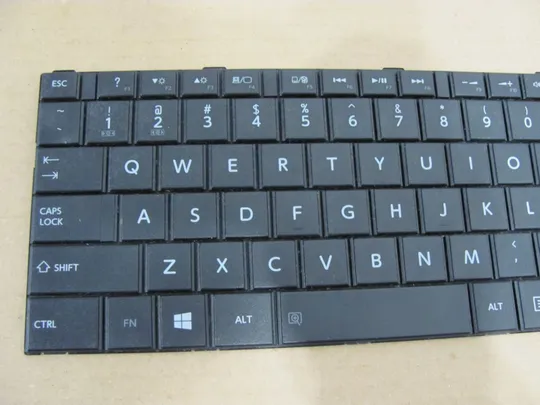 номер0028-3 клавіатура Клавіатура для ноутбука  Keyboard робоча NSK-TT4SU 9Z.N7TSU.401 для Toshiba Satellite C850 оригінал З аукціону