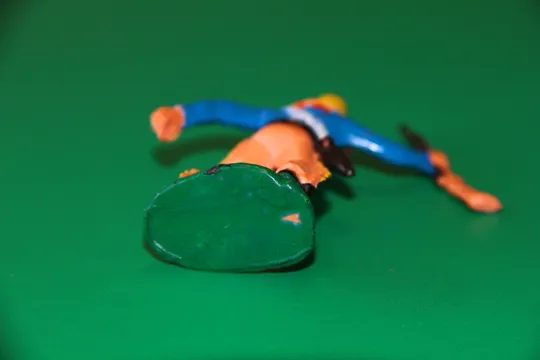 ковбой ГДР №038 ТОМ ХАТТЕР Еміль Байєр РОЖЕВА ГУМА З аукціону