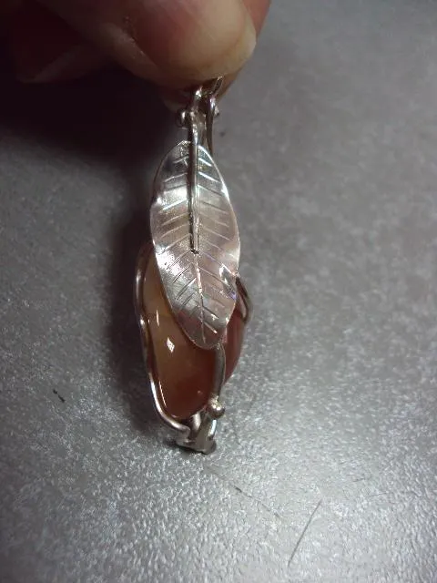 Подвеска кулон агат с листочком авторская работа серебро 925 проба Украина вес 6,66 г 5 см №11909 Де купити