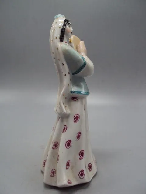 Фигура фарфор Киев девушка азербайджанка с бубном Восточный Азербайджанский танец 21,5 см №13917 Продаж