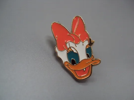 Значок пін мультсеріал Disney мультфільм Дісней mickey donald duck Daisy Дейзі знак брошка №18465 Ціна