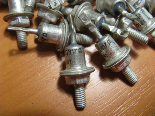 Стабілітрони Д817А ЛОТ 5ШТ З аукціону