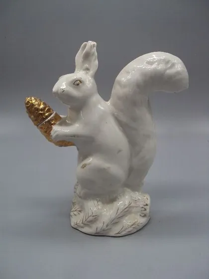 фото, Фигура фарфор штоф Хайта белка с шишкой белочка высота 20,5 см №13672
