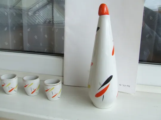 Купити Фарфор лікеро-водочний набір роз. 24 х 10 см. 1970 роки ЗХК ссср. + 3 стаканчики.