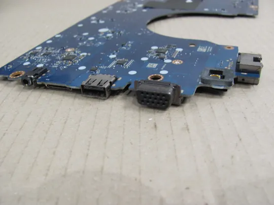 номер0252-23 материнська плата Mainboard Материнка Основна плата Системна плата Плата системи Laptop motherboard мамка  ноутбучна плата  РОБОЧА LA-F411P  79TG6 SR3L8  i7-8650U  для  Dell Latitude 5590 оригінал Недорого