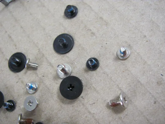 388-5 комплектуюче гвинти  для  LENOVO IdeaPad  130-15 V145-15 V145-15AST  оригінал З аукціону