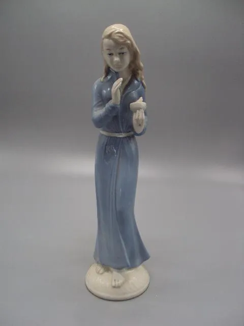 Фигура фарфор статуэтка Германия Липпельсдорф девушка с огнем держит факел в руках 25 см №14491 Ціна