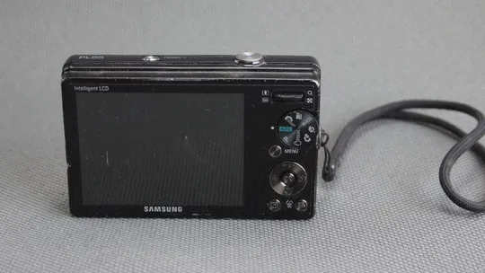 Цифровой фотоаппарат Samsung PL65 Black 12.2Mpix 5x Zoom 6.3-31.5mm 1:3.5-5.5 Dual IS Вживане Недорого