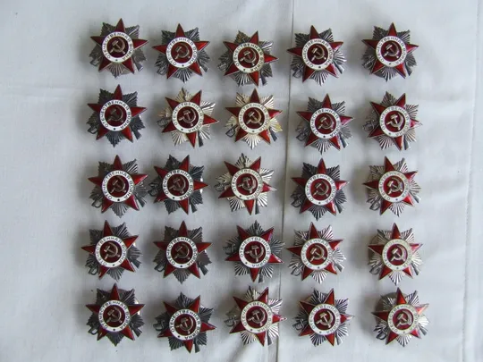 Орден Трудовой славы на заклёпках № 32 422 награждения 1978 года.  и много другого . Торговий майданчик