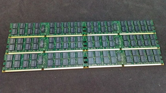 Купити 24GB комплект Kit - 6 планок по 4Gb 2Rx4 Samsung DDR2 PC2-5300P-555-12 677MHz ECC