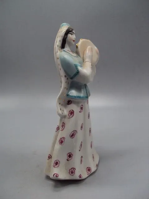 Фигура фарфор Киев девушка азербайджанка с бубном Восточный Азербайджанский танец 21,3 см №13918 Інтернет-аукціон