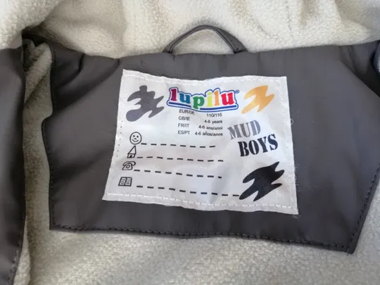 Куртка-дощовик для хлопчика (розмір 110-116) демісезонна. З аукціону