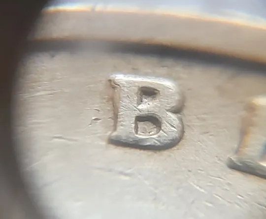 (6843) 1 гривня 2004 лишній метал навколо букв ВОЛОДИМИР ВЕЛИКИЙ (1 гривна 2004 брак сминание) З аукціону