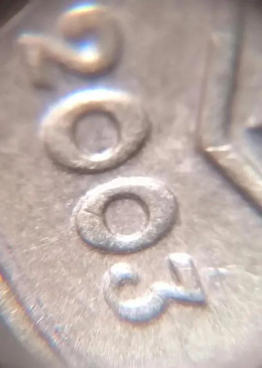 (1247) 10 копійок 2003 здвоєння елементів зображення на аверсі, двійний удар, зминання + круговий виробіток штампа (10 копеек 2003 брак) Торговий майданчик