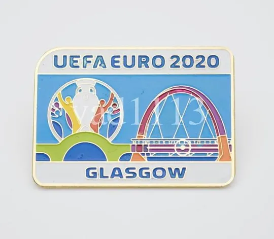 Футбол значок из серии  "ЕВРО 2020" город организатор - Глазго Шотландия Ціна