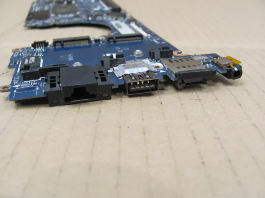 696-6 материнська плата DAZ20 LA-F311P SR3L9  i5-8350U  для Dell Latitude E7290 7390  оригінал Характеристики