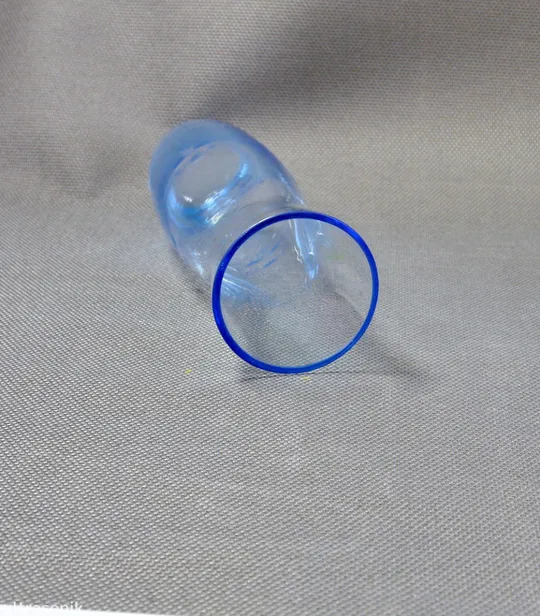 Ваза для квітів блакитне радянське кольорове скло Вживане З аукціону