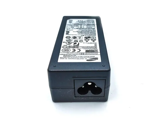 Блок питания для Samsung X431, X430, X331, Q320, NP400, NP300E4A, P330, P230, P428 (19V 3.16A 65W ( З аукціону