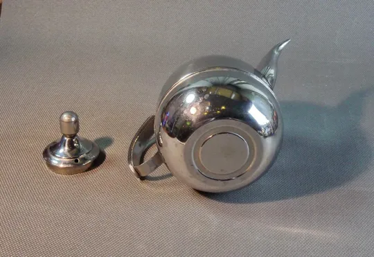 Чайник металевий нержавіючий маленький на 0,8-0,9 л вживаний тріщина З аукціону