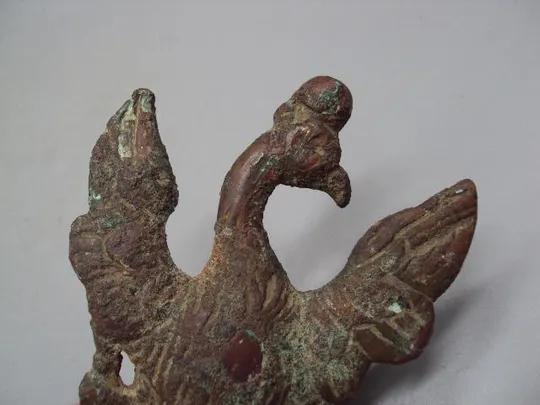 Деталь запчасть орел с мечами бронза Польша запасная часть к подсвечнику размер 9,8х7,6 см №14249 Характеристики