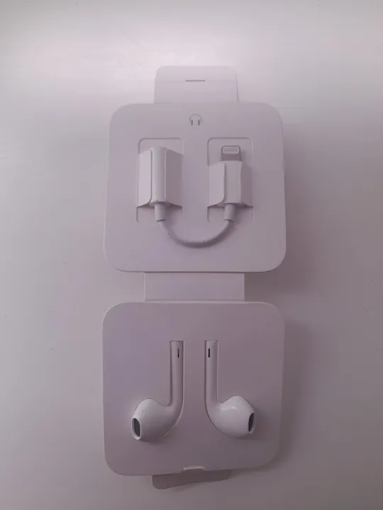 Навушники Apple EarPods з роз'ємом Lightnig та адаптер Lightnig на 3 5мм. Ціна