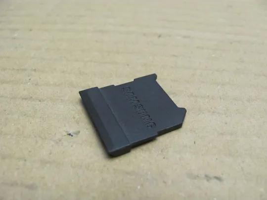 80-1 заглушка корпуса BA61-01212A  для   Samsung NP-R540 NP-R580H R540 R580   оригінал Ціна