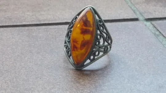 Кольцо перстень советский мельхиор скань с янтарём бижутерия р19 каблучка бурштин 4г Вживане Ціна