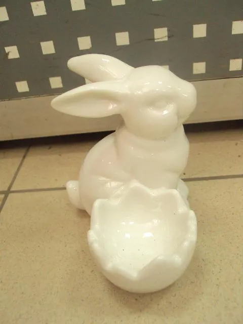 Купити Фигура фарфор Европа статуэтка зайчик Пасха заяц и шкарлупа подставка под яйцо высота 12 см №15030