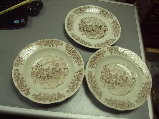 тарелка керамика Англия карета лот 3 шт со сколами (две глубокии) №772 Ціна