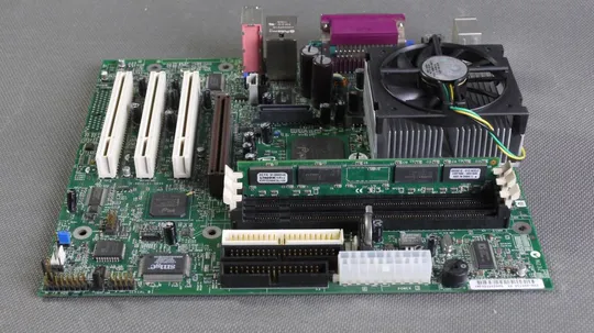 Материнская плата Intel D815EPFV + процессор Tualatin Celeron 1300GHz/256/100 + память PC133 128Mb Продаж