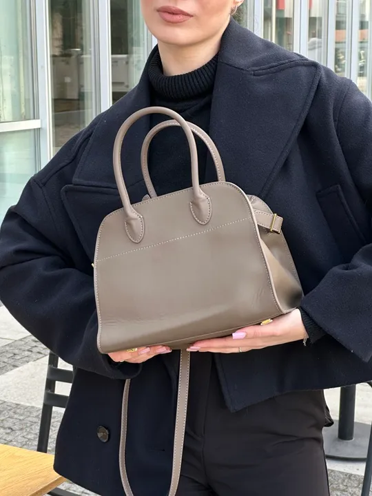 Сумка The Row Soft Margaux 26 Bag in Leather Brown Capucines  99721 Продаж