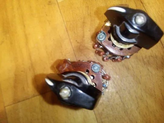 Перемикачі галетні 2шт 8 переключень Де купити