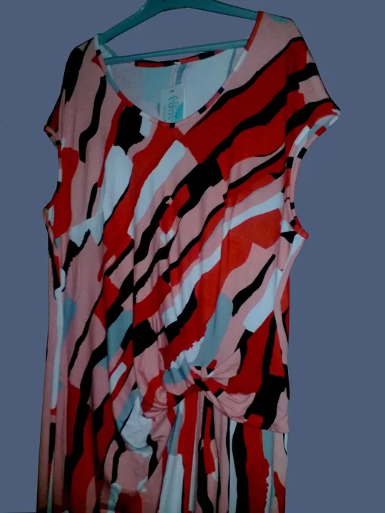 Купити Женская одежда Женское яркое летнее платье для полных женщин в абстрактную полоску р. 58