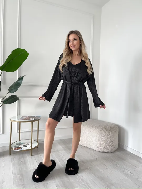 Шовковий комплект халат і сорочка принт леопардовий чорний Характеристики