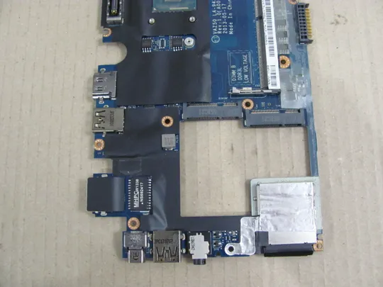 356-37 материнська плата РОБОЧА VAZ50 LA-9431P  i7-4600U SR1EA  для Dell Latitude E7240 7240 E7440  оригінал Де купити