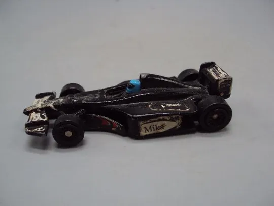 Купити Машинка модель вьетнам формула Mika 2001 Mattel Hot Wheels for McDonald's длина 7,4 см №14771
