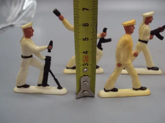 Детские игрушки фигурки моряки солдаты матросы знаменосец солдатики пластик ссср лот 10 шт №15368 З аукціону