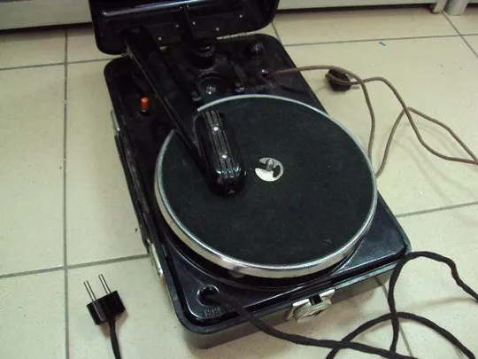 Электрический патефон электропатефон проигрыватель Завод №615 ссср №11498 Продаж