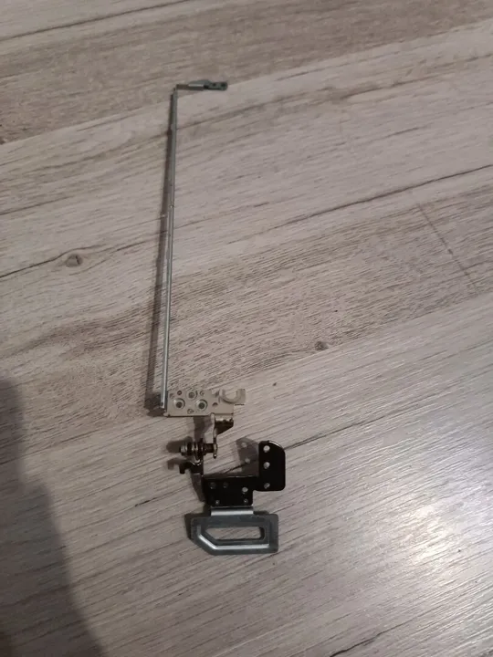 Купити Петля (R) для ноутбука ACER Aspire E5-511 E5-511G E5-521 E5-521G E5-531 E5-531G E5-551 E5-551G E5-571 E5-571G E5-572G