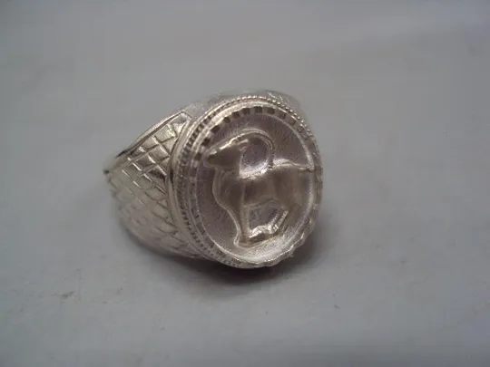 Мужской перстень кольцо овал зодиак Козерог гороскоп серебро Украина вес 6,04 г размер 19,5 №15153 Ціна
